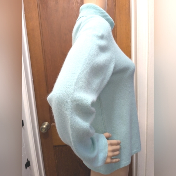 Cashmere Blue Turtle Neck Large - Picture 4 of 9